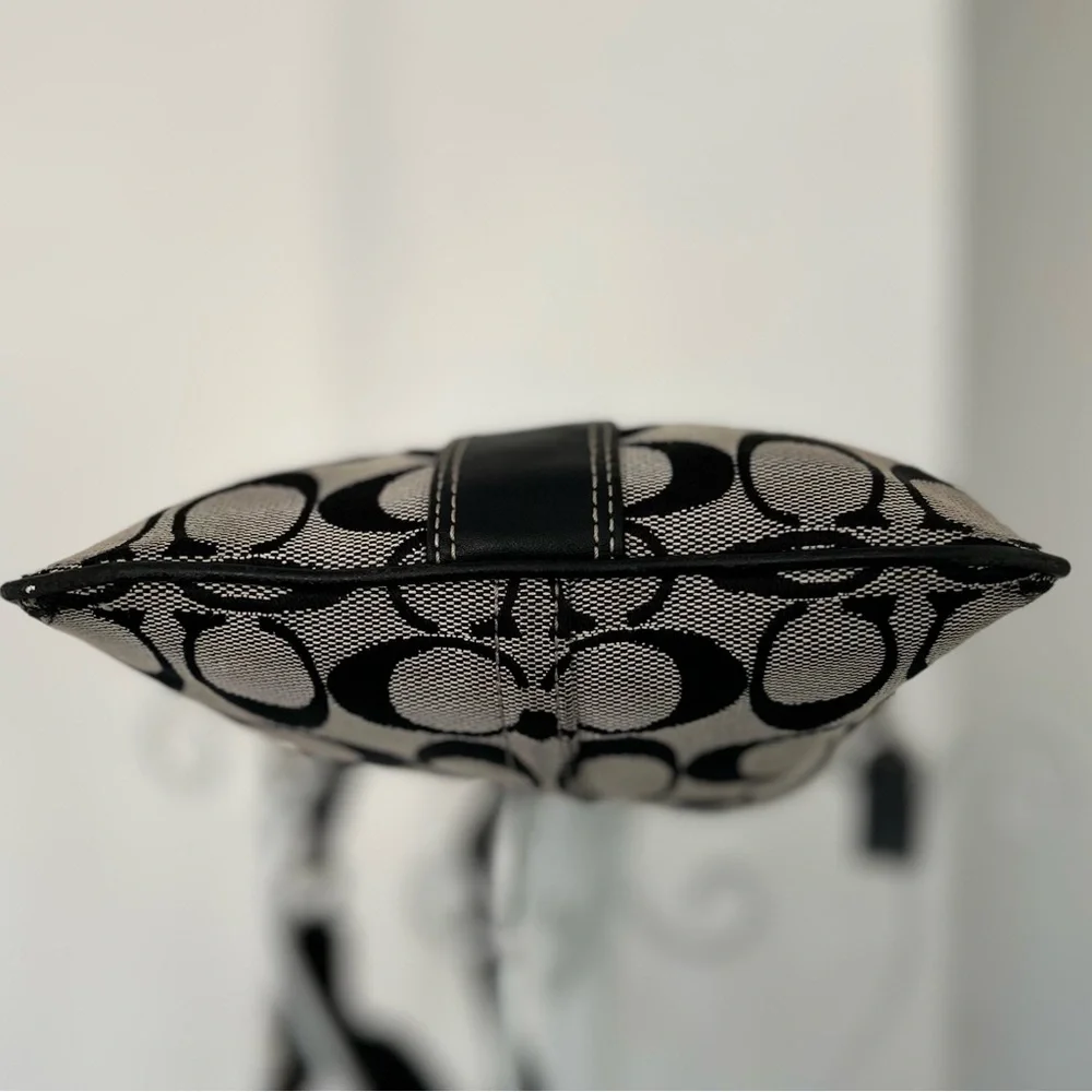 Coach black crossbody purse - Picture 5 of 10